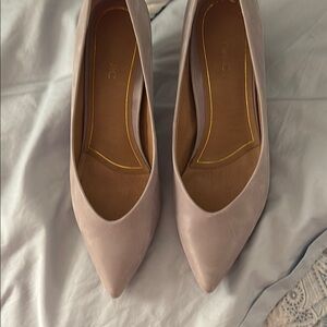 Vionic Women's Light Grey Pointed Toe Kitten Heels Kit Jose NIB size 9.5